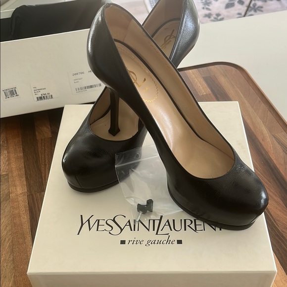 Yves Saint Laurent Shoes - Yves Saint Laurent Black Patent Leather Heels
